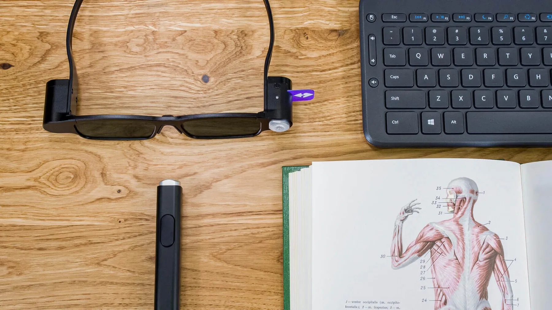 ILLUMETRY glasses and 6DoF stylus